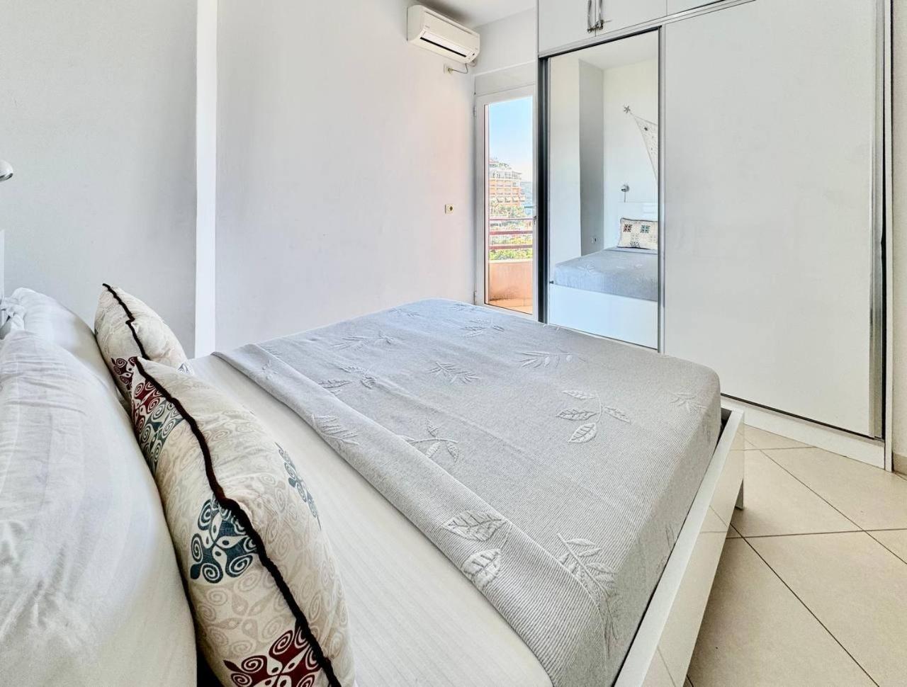 Del Mar Sea View Apartment Σαράντα Εξωτερικό φωτογραφία